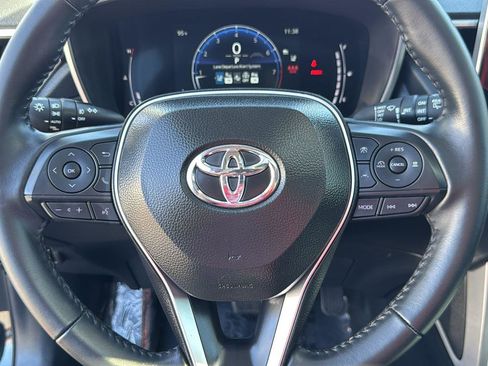 Used 2025 Toyota Corolla Cross XLE image 15