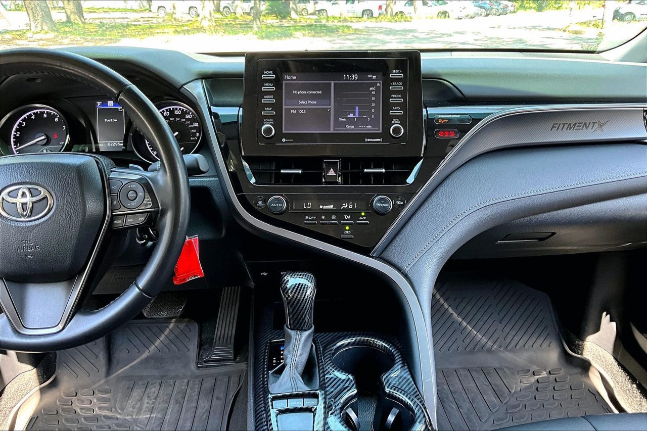 Used 2023 Toyota Camry SE FWD image 6