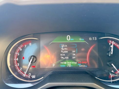 Used 2024 Toyota RAV4 XLE FWD image 21