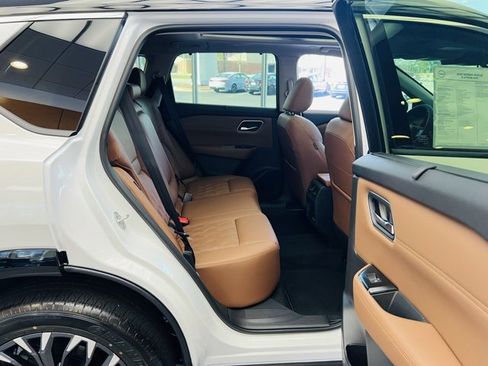 New 2026 Nissan Rogue Platinum image 33