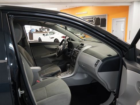 Used 2013 Toyota Corolla LE image 26