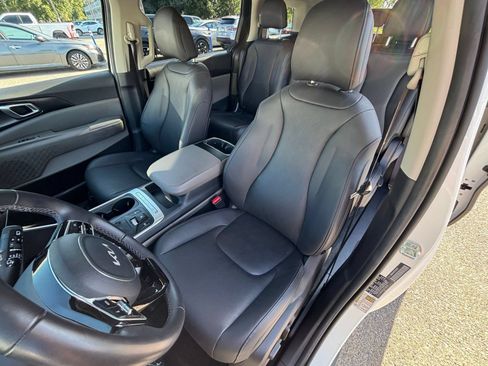 Used 2026 Kia Carnival FWD image 39