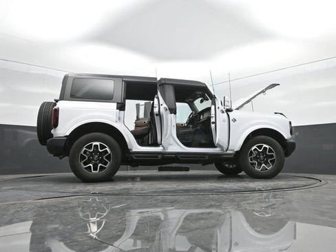 Used 2023 Ford Bronco Outer Banks image 50