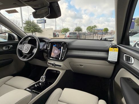 New 2026 Volvo XC40 B5 Plus w/ Protection Package Premier image 10