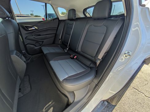 New 2026 Chevrolet Trax LT w/ LT Convenience Package image 8