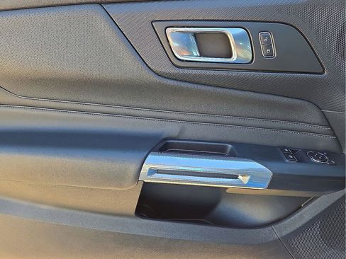 Used 2024 Ford Mustang Premium image 18