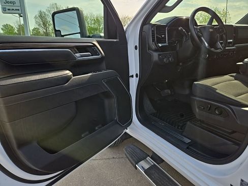 Used 2025 Chevrolet Silverado 2500 LT w/ Convenience Package AWD/4WD image 40