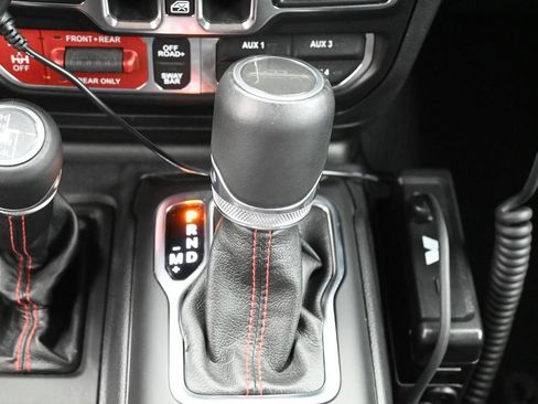 Used 2020 Jeep Gladiator Rubicon AWD/4WD image 25