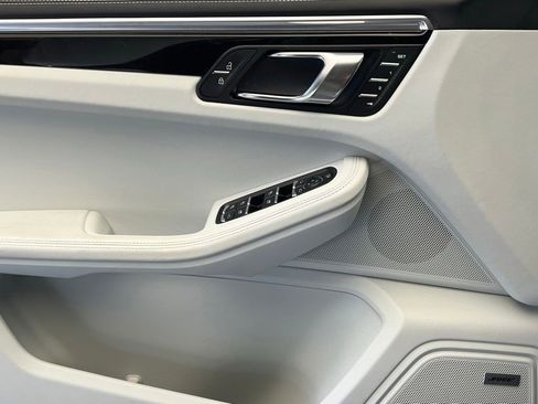 Certified 2024 Porsche Macan Turbo AWD/4WD image 19