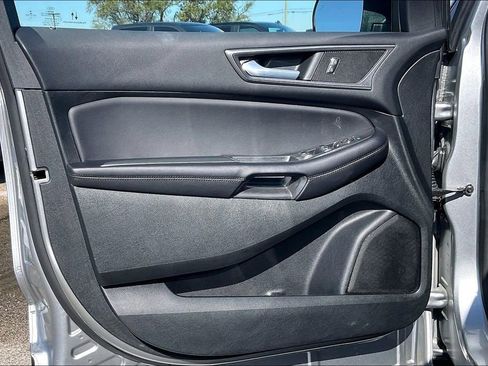 Certified 2022 Ford Edge SE image 17