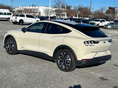 Used 2025 Ford Mustang Mach-E Select w/ Comfort Package Lite image 3