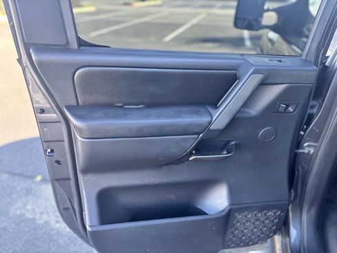 Used 2012 Nissan Titan SL w/ SL Technology Pkg image 24