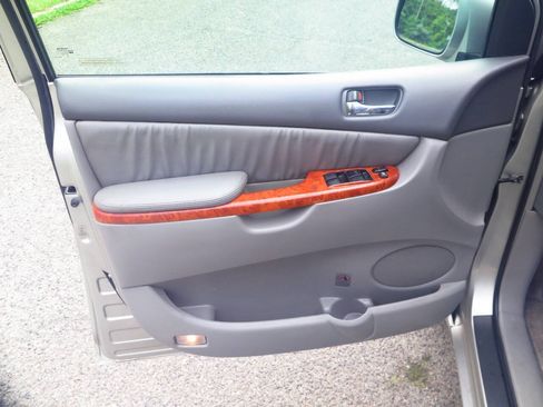Used 2008 Toyota Sienna FWD image 17