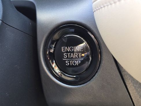 Used 2023 Honda HR-V LX image 27