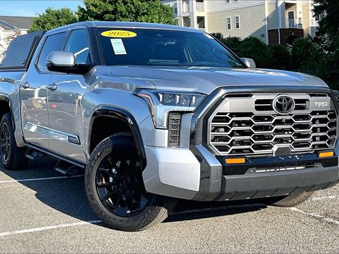 Used 2025 Toyota Tundra Platinum AWD/4WD image 2