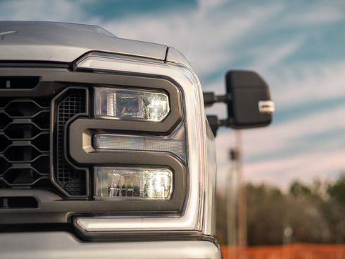 Used 2023 Ford F250 XLT w/ XLT Premium Package image 12