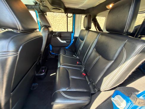Used 2014 Jeep Wrangler Unlimited Sahara AWD/4WD image 16
