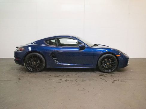 Certified 2025 Porsche 718 Cayman RWD image 9