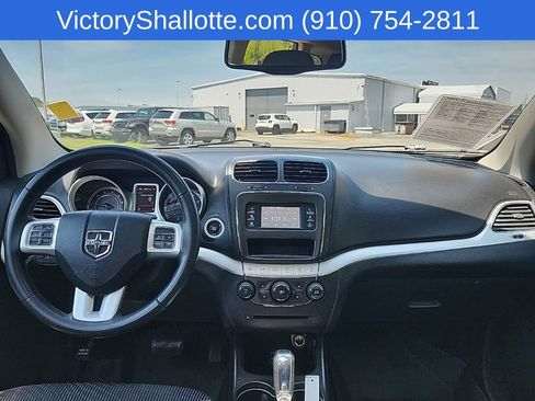 Used 2017 Dodge Journey Crossroad FWD image 4