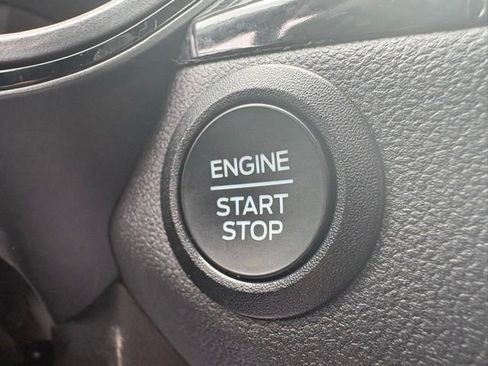 Used 2025 Ford Escape ST-Line AWD/4WD image 25
