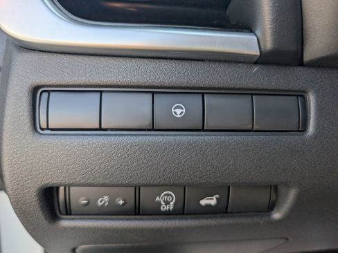 Used 2023 Nissan Rogue SL AWD/4WD image 15