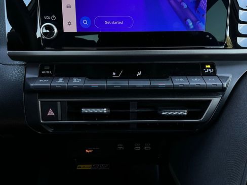 Used 2025 Toyota Camry LE image 26