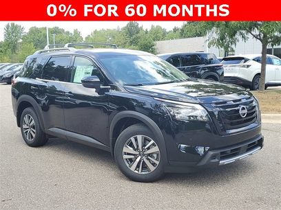 New 2025 Nissan Pathfinder SL w/ Black Appearance Package