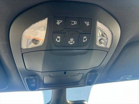 Certified 2026 Chrysler Pacifica Limited w/ S Appearance Package FWD image 40