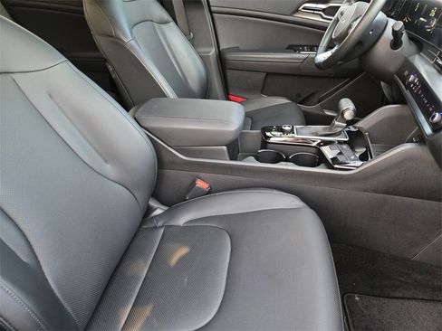 Used 2023 Kia Sportage EX image 19