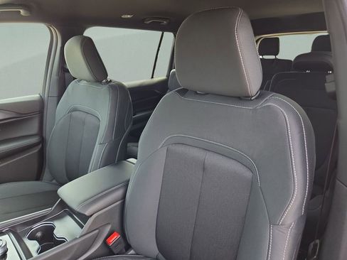 New 2025 Jeep Grand Cherokee L Laredo w/ Luxury Tech Group I RWD image 14
