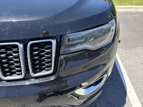 Used 2018 Jeep Grand Cherokee Limited AWD/4WD image 11