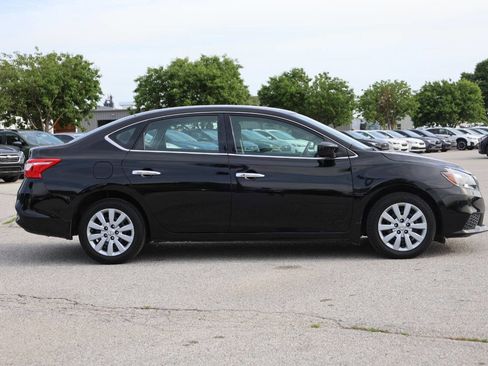 Used 2019 Nissan Sentra SV FWD image 7