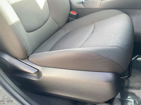 Used 2020 Toyota RAV4 XLE w/ Convenience Package image 18