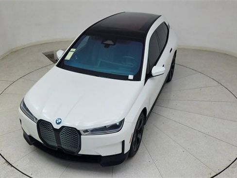 Used 2022 BMW iX xDrive50 w/ Premium Package image 76