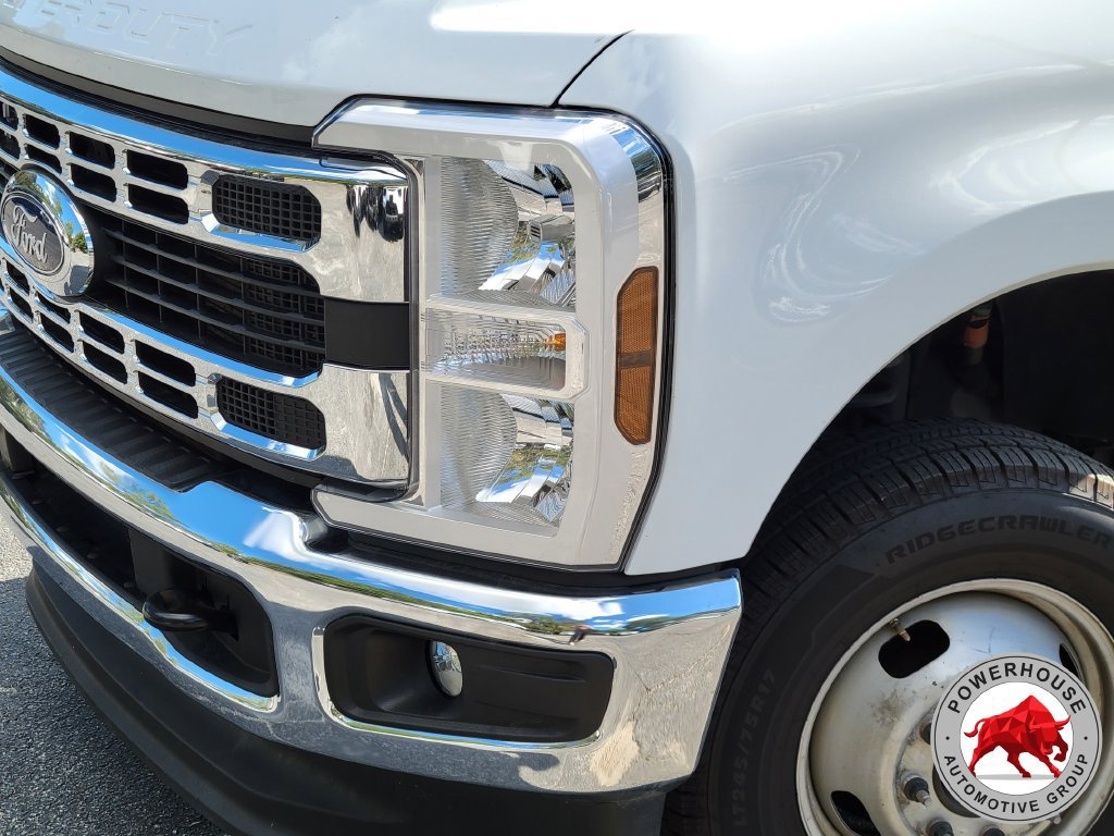 Used 2025 Ford F350 XLT AWD/4WD image 11