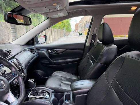 Used 2019 Nissan Rogue SL w/ Premium Package AWD/4WD image 17