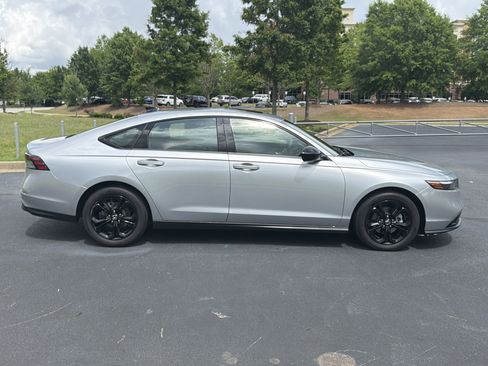 Certified 2025 Honda Accord SE image 10