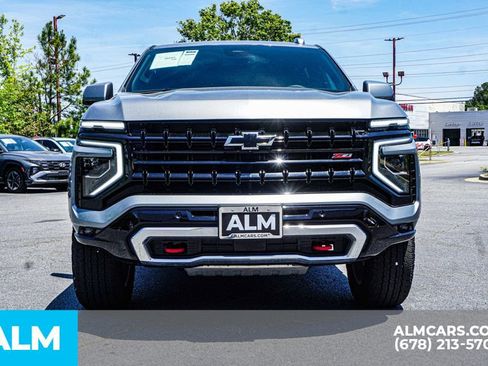 Used 2025 Chevrolet Suburban Z71 AWD/4WD image 10