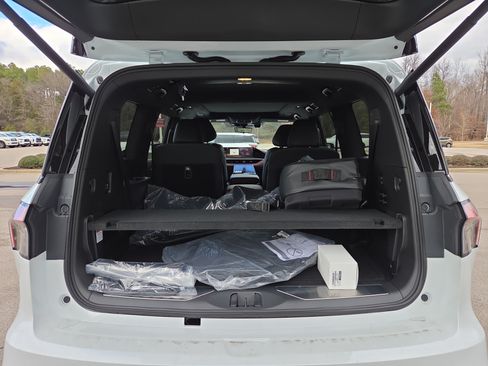 Used 2026 INFINITI QX80 Autograph w/ Premium Cargo Package AWD/4WD image 9