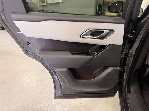 Used 2026 Land Rover Range Rover Velar Dynamic SE AWD/4WD image 19