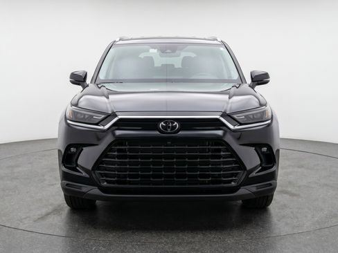 Used 2025 Toyota Grand Highlander FWD image 2