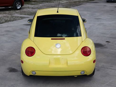 Used 2005 Volkswagen Beetle GL FWD image 6