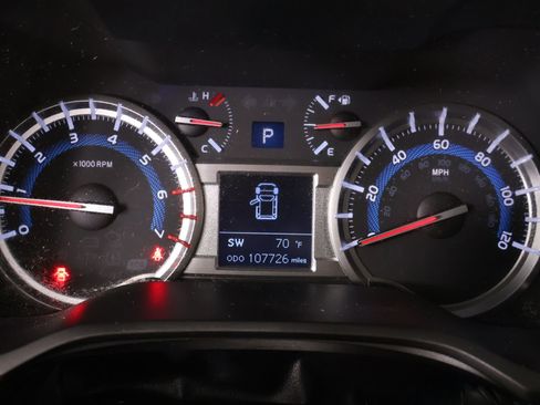 Used 2018 Toyota 4Runner TRD Off-Road Premium image 4