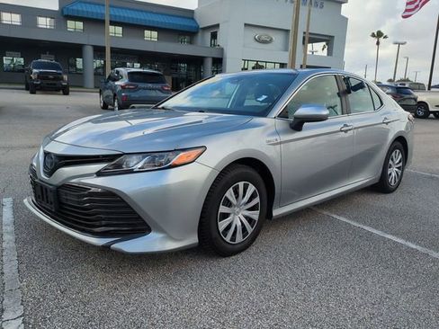 Used 2020 Toyota Camry LE image 8