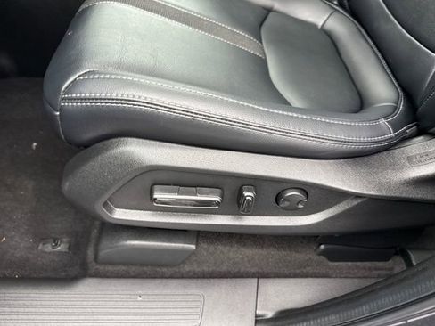 Certified 2023 Honda Pilot Touring image 12
