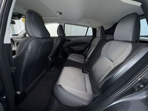 Used 2024 Subaru Crosstrek 2.0i Premium AWD/4WD image 12
