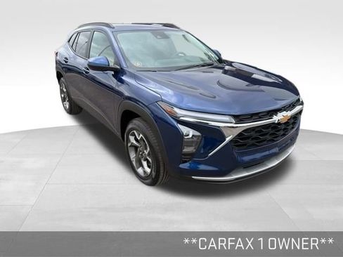 Used 2024 Chevrolet Trax LT w/ Driver Confidence Package image 2