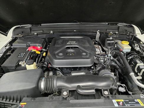 Certified 2021 Jeep Wrangler Unlimited Sahara image 12