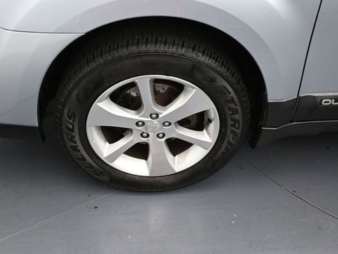 Used 2014 Subaru Outback 2.5i Limited AWD/4WD image 9