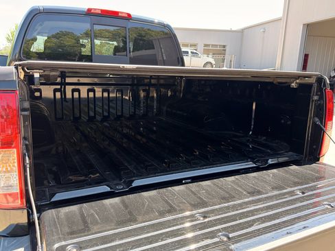 Used 2021 Nissan Frontier SV image 10